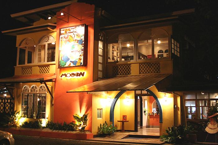 Mooon Cafe・Mooon Cafe