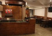 click to zoom image 店内