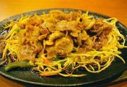 click to zoom image 豚鉄板焼き 「リトル呑ん気」限定人気メニュー(小150ペソ、大200ペソ)