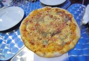 マルガリータ トマトソースとチーズだけのシンプルピザ（160ペソ）
