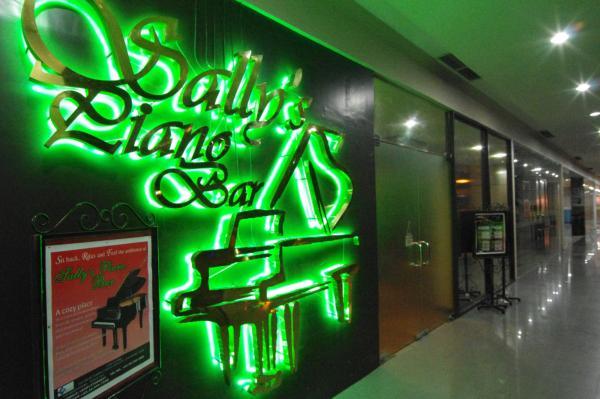 サリーズ　ピアノバー・Sally's Piano Bar  