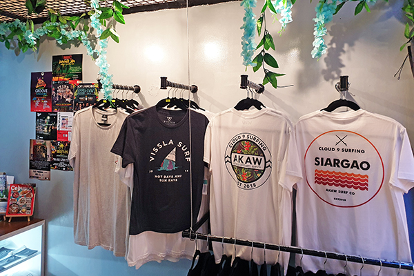 AKAW Surf Co.の店内