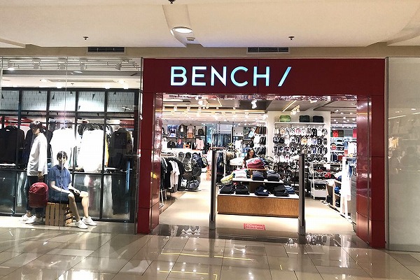 アヤラモールのbench/正面