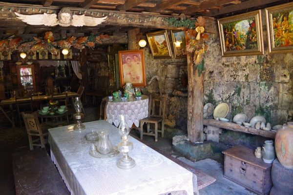 セブ島市内観光サンディエゴ邸テーブル