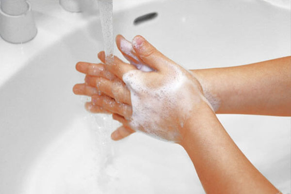 コロナウィルス感染の予防法、手洗い